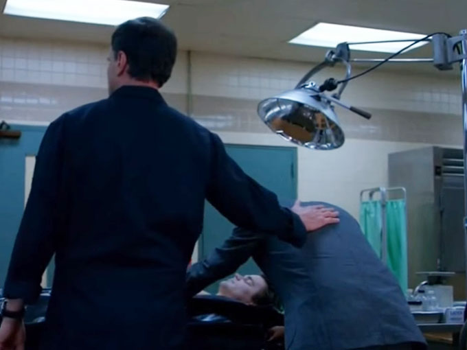 涙を流すモジー