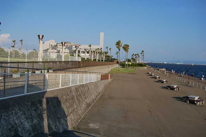 鳴尾浜の海釣り公園