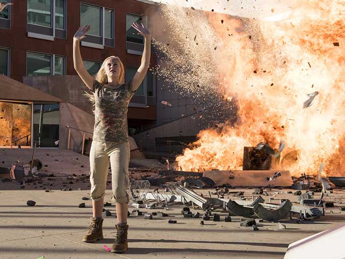 太陽フレアから地球を守る