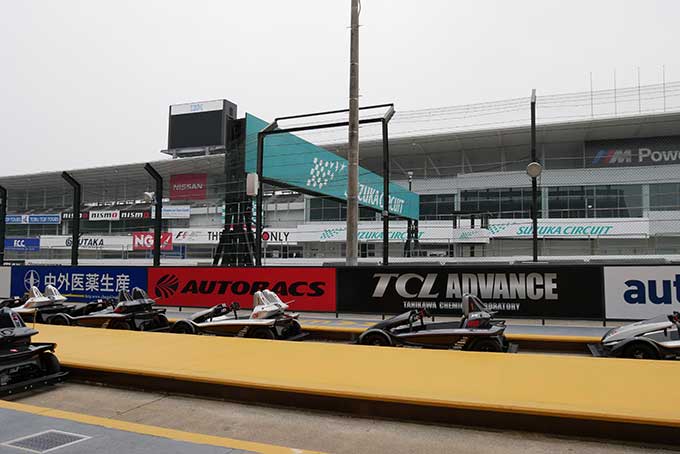 カートが並んでいます