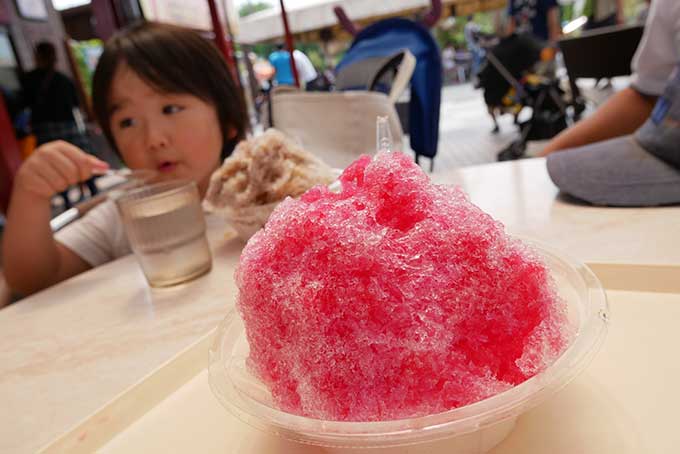 かき氷を食べて休憩!!