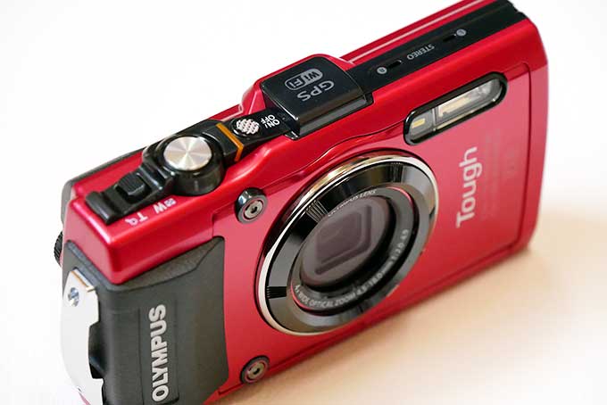 オリンパス STYLUS TG-4 Tough RED レッドの上面