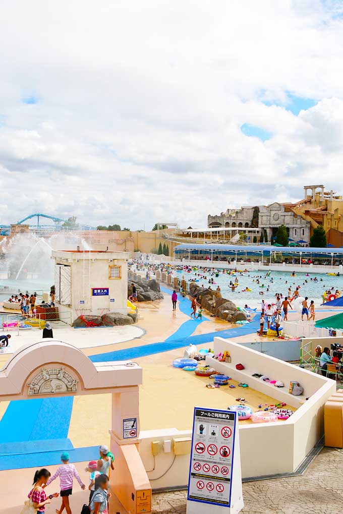 ラグナシアのプール