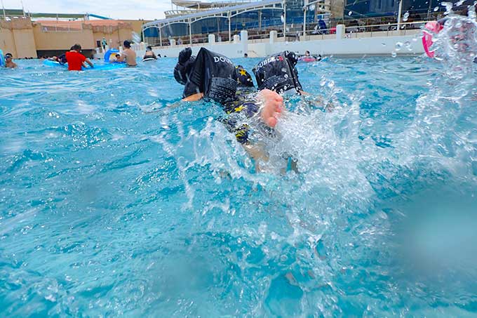 本格的に泳ぐ坊っちゃん!!