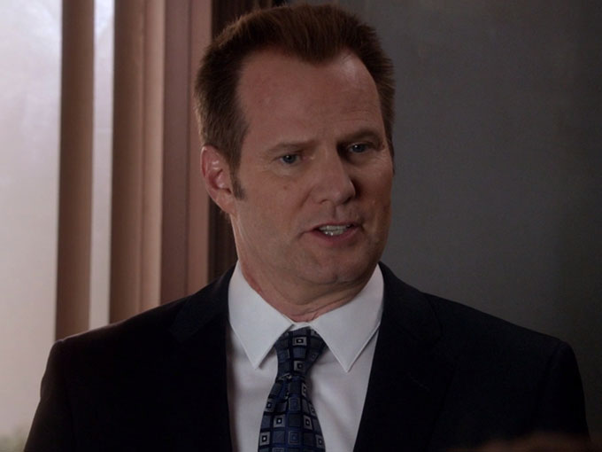 CIAの捜査官ストロングはジャック・コールマン