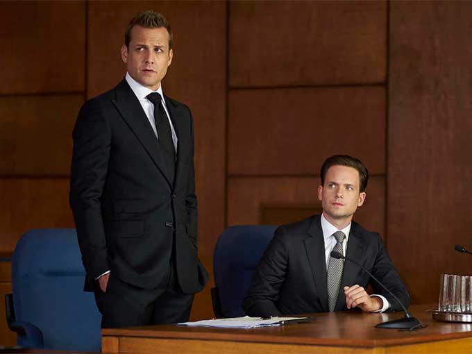 マイクを弁護するハーヴィー