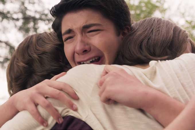 別れを悲しむ三人