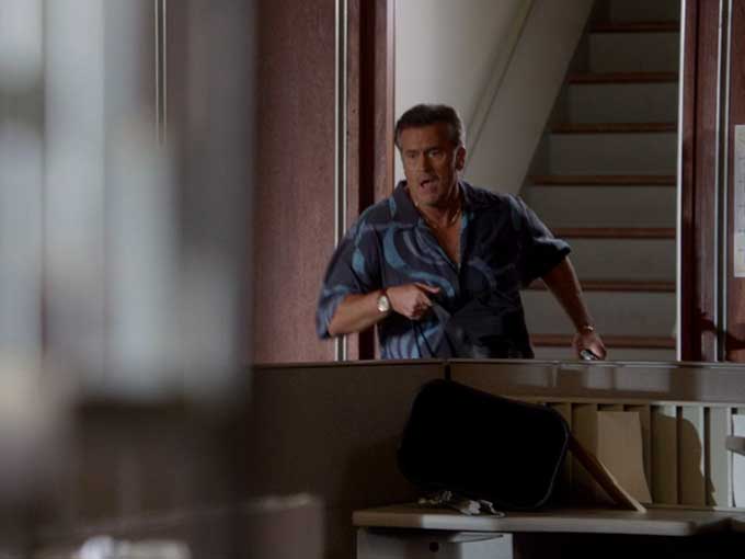 ハードディスクを持って走るサム