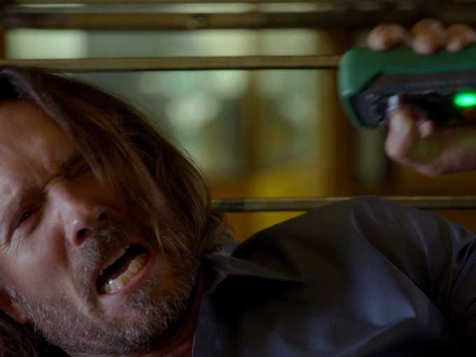 マイケルに撃たれたジェームズ