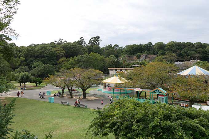 動物園エリア方面