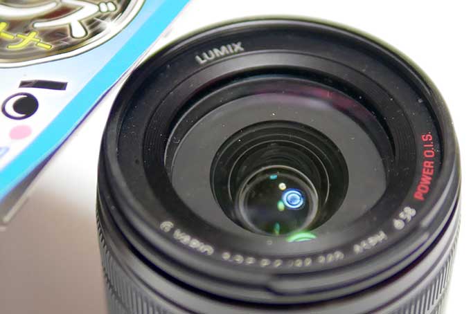 子供達の指紋でレンズは汚れています