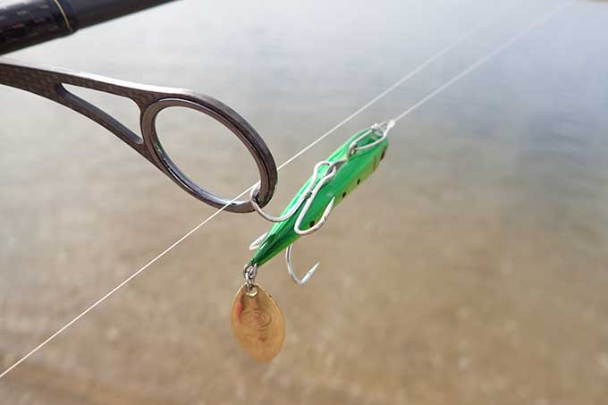 バックチャターの上下フック仕様