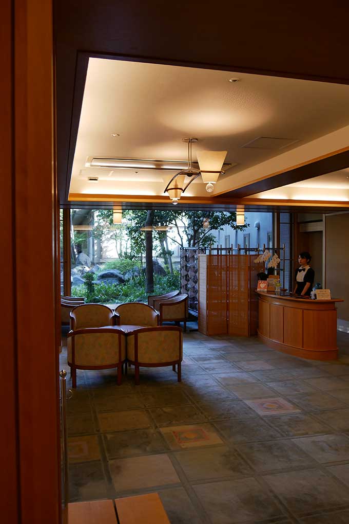 ホテルナガシマのロビー