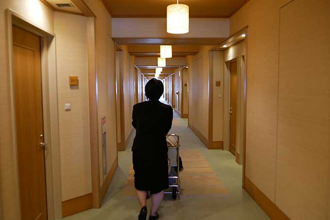 客室へ案内して頂きます