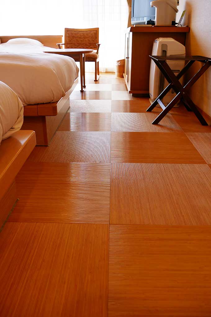 床に寝転んでも安心!!