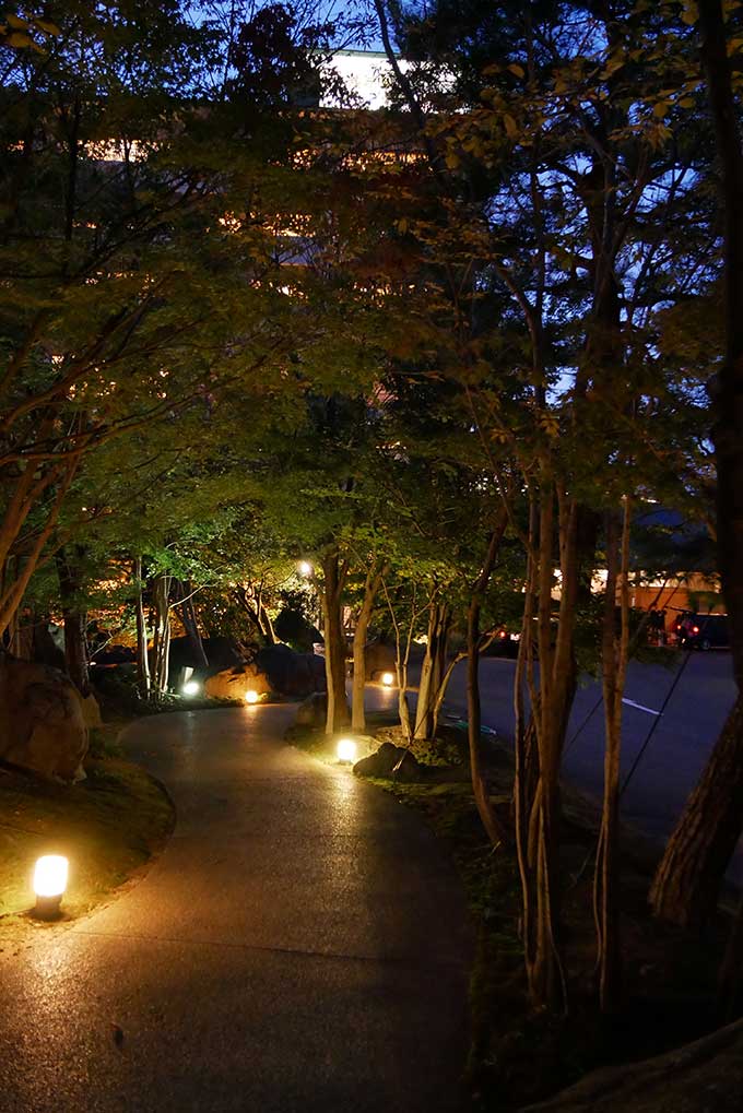 夜のホテルナガシマ