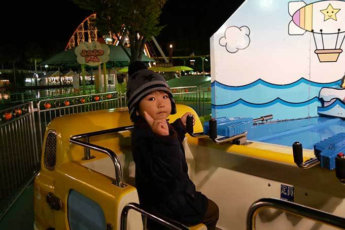 キッズタウンで楽しく遊びます