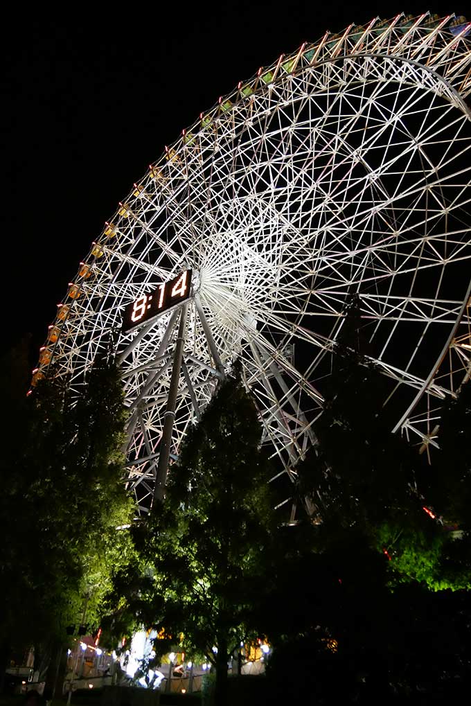 観覧車の近くまで来ると…
