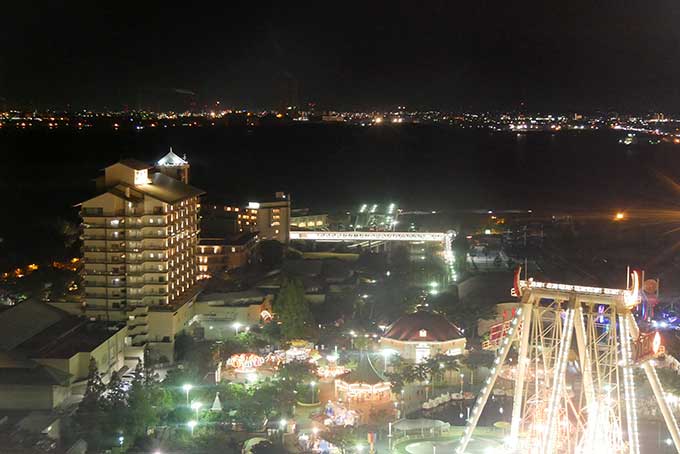 ホテルへの連絡通路を発見!!