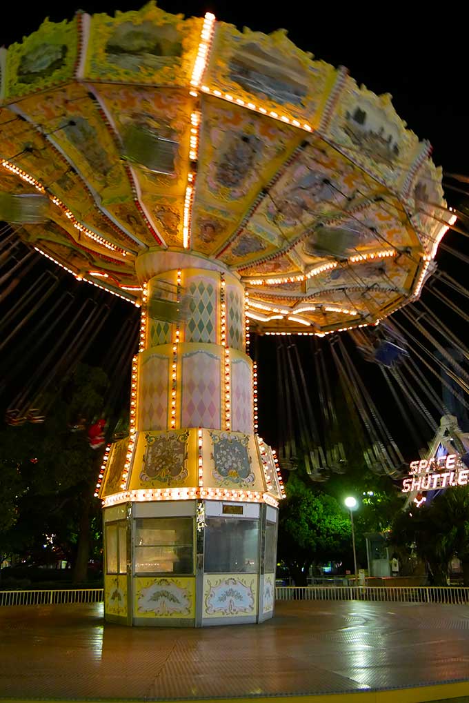 ながしまスパーランド夜のアトラクション・ウェーブスウィンガー