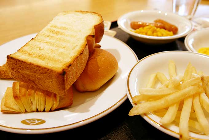 朝食も頂きます!!