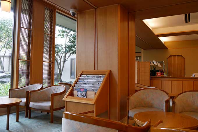 チェックアウト時に荷物を預かってくれます