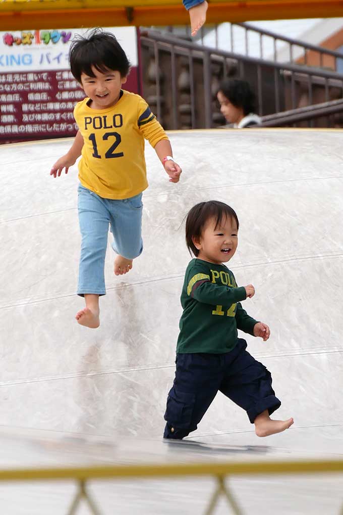 ふわふわドームをエンジョイ中