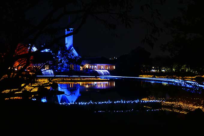 水上イルミネーション最高!!