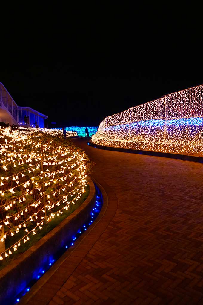 イルミネーションのメイン会場へ