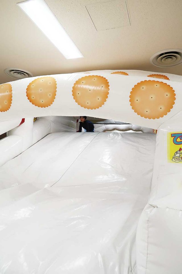 上までのぼって