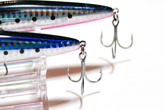 アイマ・コスケ85Fと110Fのフック比較