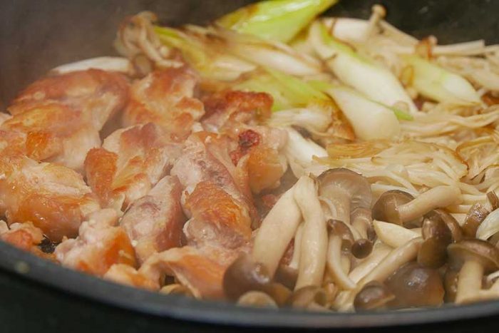 他の具材も美味しそうな焼き色を付ける