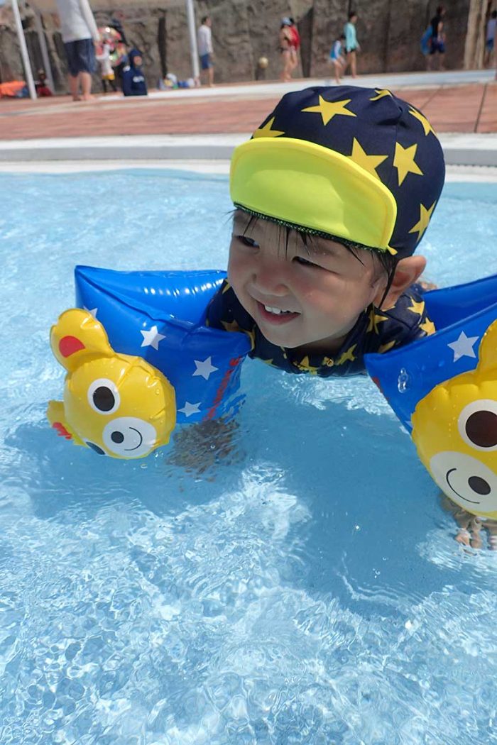幼児プールで楽しそう!!