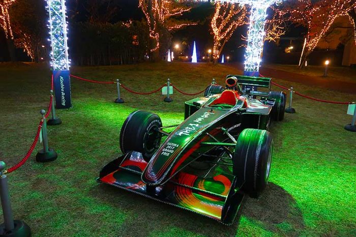 F1マシンもライトアップ