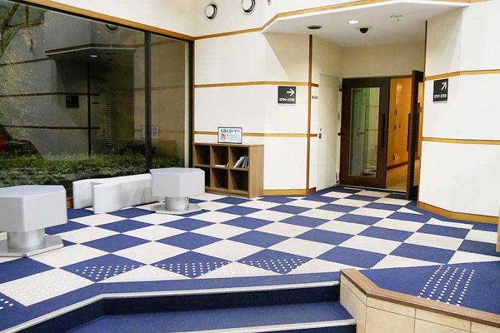 イースト館のエントランス