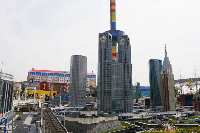 ミニランド・都庁とスカイツリー