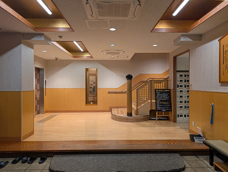 エントランスから見える階段