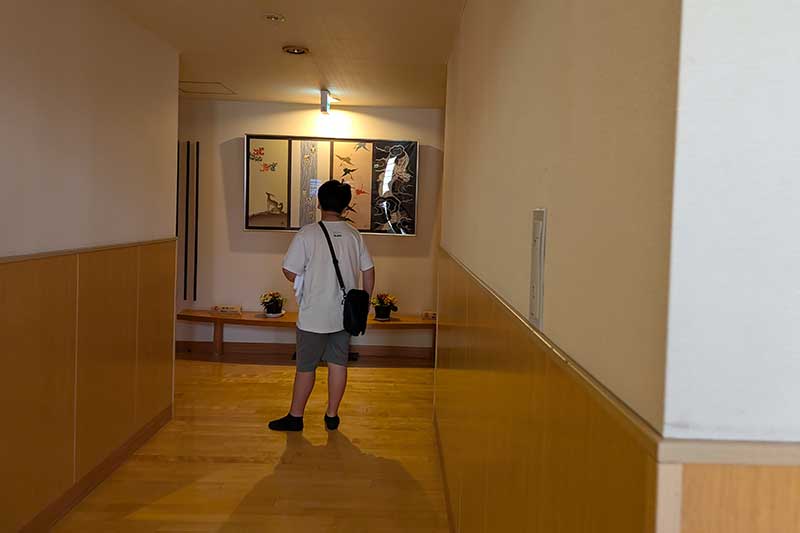 お風呂へと続く廊下