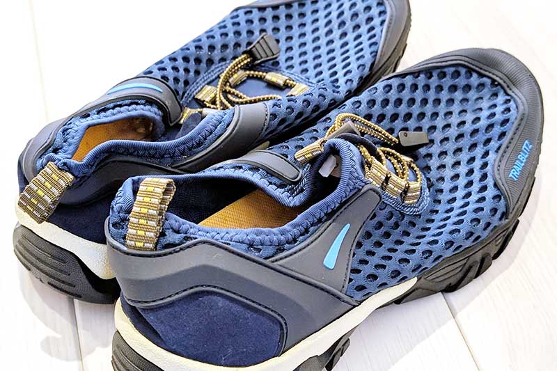 マリンシューズ