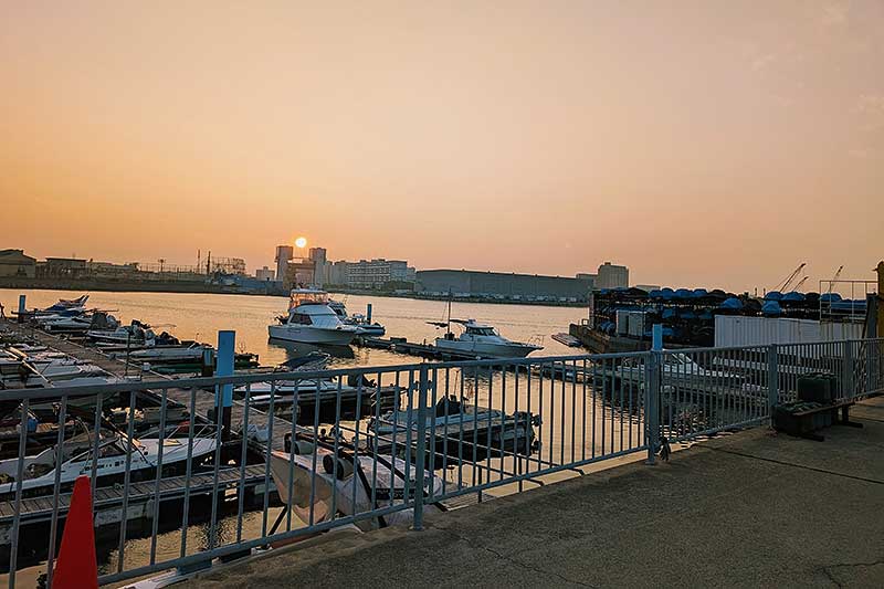 日の出と西宮マリーナ