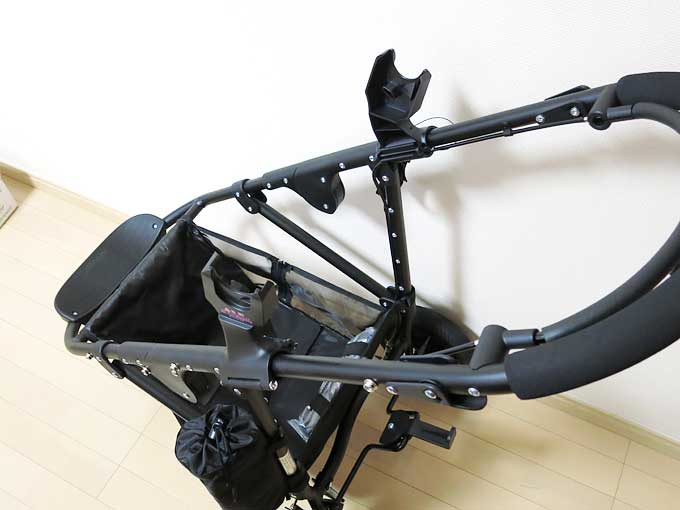 Maxi-Cosi Pebble(マキシコシ ペブル)・エアバギー